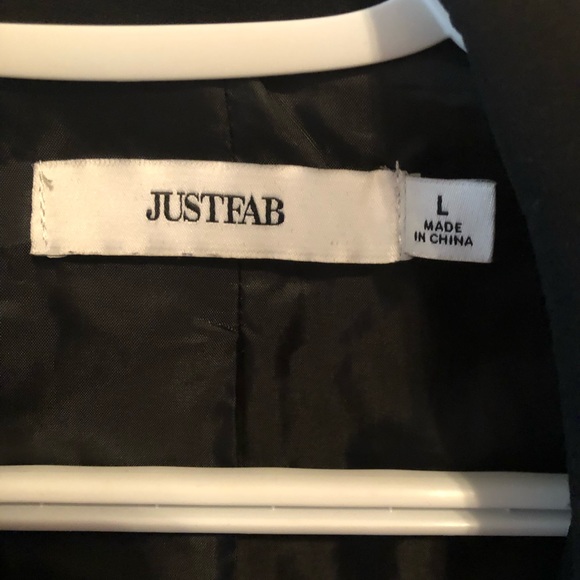 JustFab Sleeve Tab Crepe Blazer - Picture 6 of 7